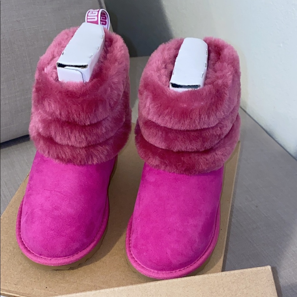 Ugg boots size 11 (Girls)